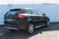 Volvo XC60 - D5 185PK Momentum/ Navigatie/ Xenon/ Trekhaak/ 19 inch - 1 - Thumbnail