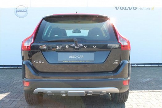 Volvo XC60 - D5 185PK Momentum/ Navigatie/ Xenon/ Trekhaak/ 19 inch - 1