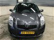 Toyota Yaris - 1.3 VVTi Sol NAP 5drs AIRCO NAVI PDC zeer luxe uitvoering - 1 - Thumbnail