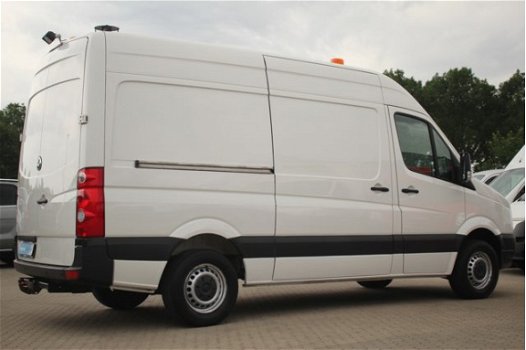 Volkswagen Crafter - 35 2.0TDI 109pk L2H2 | Park. sens. | Trekhaak | Parrot | Inrichting | Kluis | L - 1