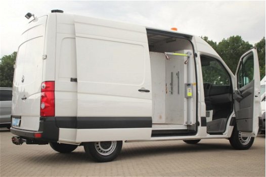 Volkswagen Crafter - 35 2.0TDI 109pk L2H2 | Park. sens. | Trekhaak | Parrot | Inrichting | Kluis | L - 1