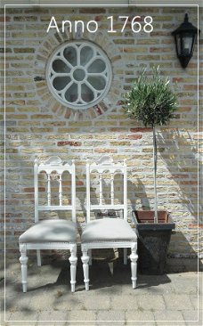 Brocante witte stoel