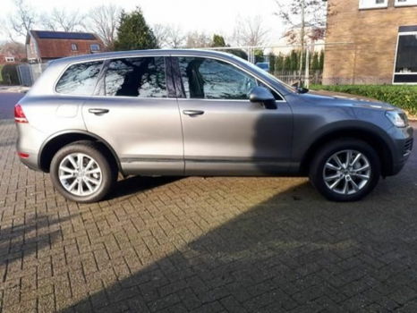 Volkswagen Touareg - 3.0 TDI Highline 2010/Compleet onderhouden/BTW/Leder/Navi/Xenon/Inruil mogelijk - 1