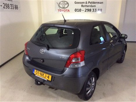 Toyota Yaris - 1.0 VVTi Airco, groot navi - 1