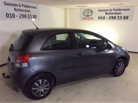 Toyota Yaris - 1.0 VVTi Airco, groot navi - 1