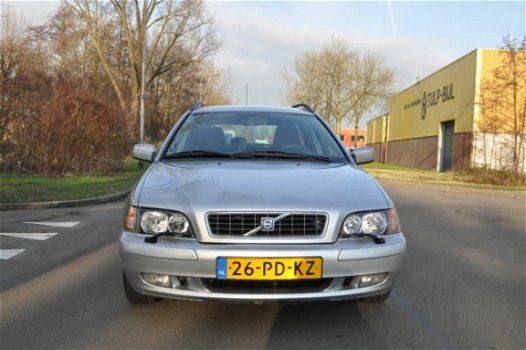 Volvo V40 - 2.0 Luxury CLIMA/CRUISE NIEUWSTAAT DEALER ONDERHOUDEN YOUNGTIMER - 1