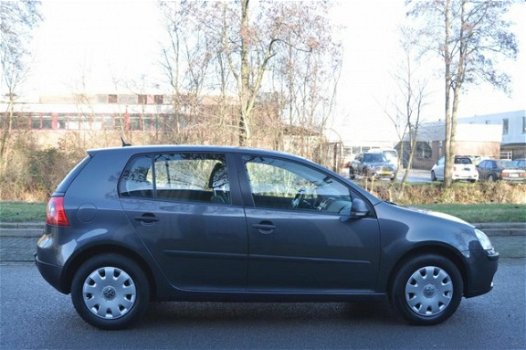 Volkswagen Golf - 1.9 TDI Sportline AUTOMAAT AIRCO/5-DEURS - 1