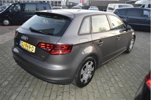 Audi A3 Sportback - 1.6 TDI Ambition Pro Line plus Nieuwstaat - 1