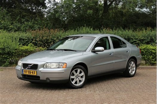 Volvo S60 - 2.4 140PK Drivers Edition / Leer / Climate Control - 1