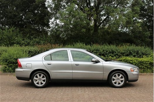 Volvo S60 - 2.4 140PK Drivers Edition / Leer / Climate Control - 1