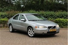 Volvo S60 - 2.4 140PK Drivers Edition / Leer / Climate Control