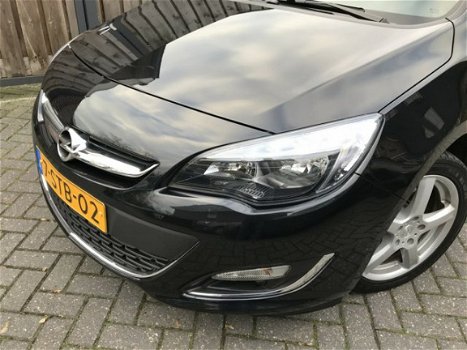 Opel Astra - Sedan 1.7CDTI 131PK H6 Navi, 1/2Leer, Parkeersensoren V+A, Zeer luxe - 1