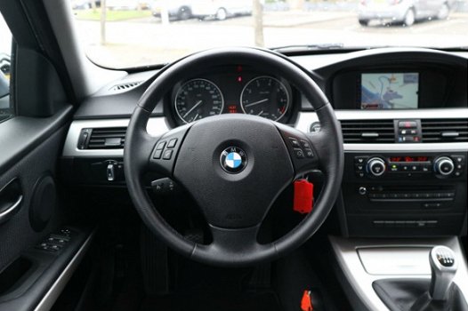 BMW 3-serie - 318I - 1