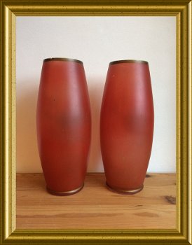 Twee beschilderde glazen vazen - 2