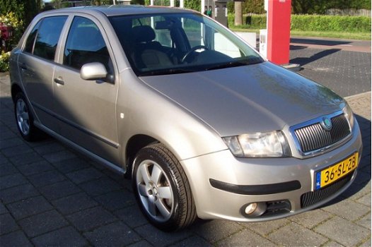 Skoda Fabia - 1.4 TDI Ambition Zuinig.5 drs.Airco.Cruise.Apk tot 20-03-2020.Zeer nette en goed rijde - 1