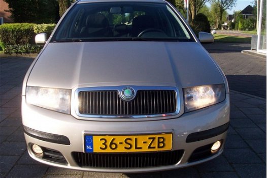 Skoda Fabia - 1.4 TDI Ambition Zuinig.5 drs.Airco.Cruise.Apk tot 20-03-2020.Zeer nette en goed rijde - 1