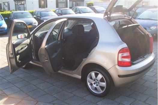 Skoda Fabia - 1.4 TDI Ambition Zuinig.5 drs.Airco.Cruise.Apk tot 20-03-2020.Zeer nette en goed rijde - 1