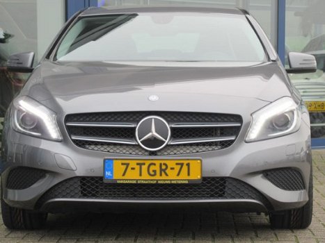 Mercedes-Benz A-klasse - , A180 Bi-Xenon + Led / Navigatie / Parkassist / Trekhaak / 18'' Sportvelge - 1