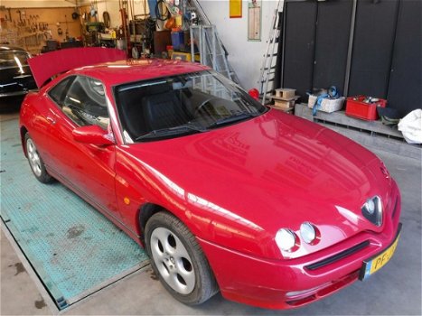 Alfa Romeo GTV - 2.0 V6 Turbo - 1
