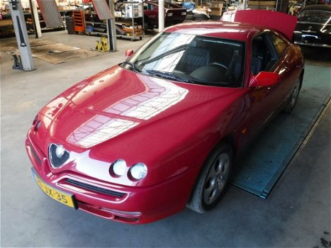 Alfa Romeo GTV - 2.0 V6 Turbo - 1