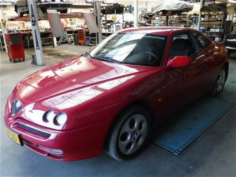 Alfa Romeo GTV - 2.0 V6 Turbo - 1