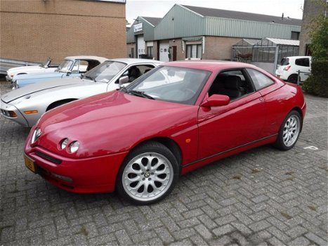 Alfa Romeo GTV - 2.0 V6 Turbo - 1