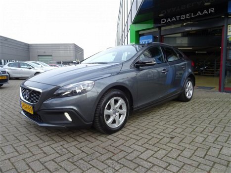 Volvo V40 Cross Country - 1.6 D2 Momentum - 1