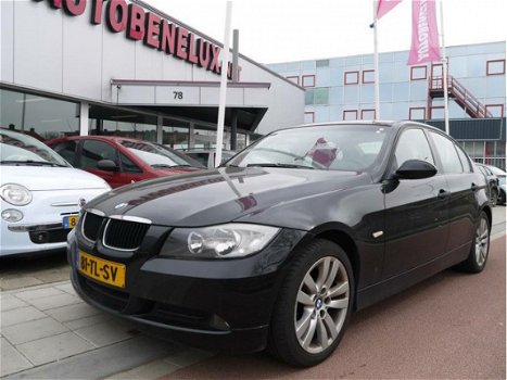 BMW 3-serie - 318i Executive - Navigatie - 1