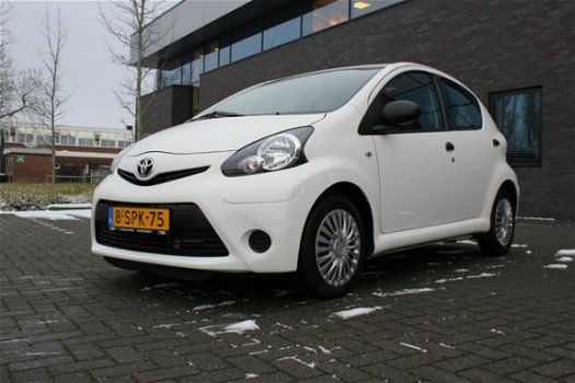 Toyota Aygo - 1.0 VVT-i Now facelift model - 1