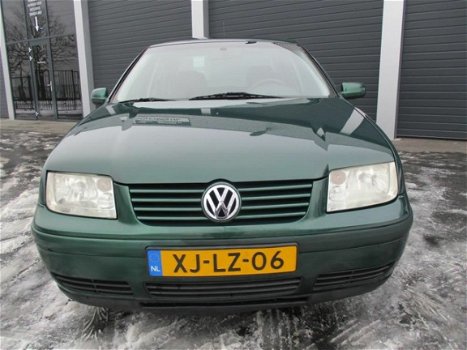 Volkswagen Bora - 1.6 Trendline - 1