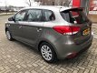 Kia Carens - 1.6 GDi DynamicLine 7 Persoons Navigatie lease vanaf € 184, = per maand info 04925-5889 - 1 - Thumbnail