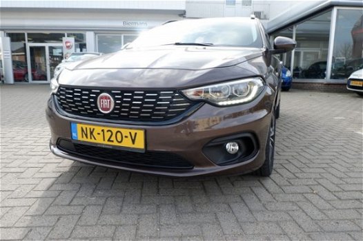 Fiat Tipo Stationwagon - 1.4 T-Jet 16v Bns Lusso Navi / Leder / Camera - 1