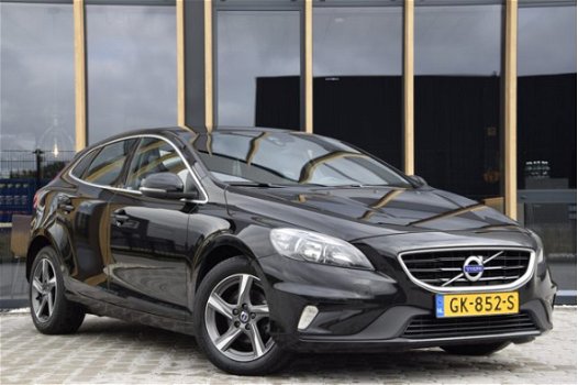 Volvo V40 - 2.0 D2 R-DESIGN Dealer onderhouden Trekhaak | Stoelverwarming | Navi | Acc | Cc - 1