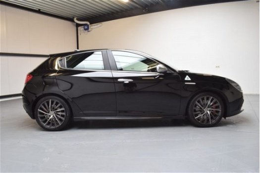 Alfa Romeo Giulietta - 1.4 T Executive|Automaat|Xenon|Led|NL Auto|NAP|Leder|19