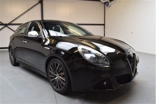 Alfa Romeo Giulietta - 1.4 T Executive|Automaat|Xenon|Led|NL Auto|NAP|Leder|19