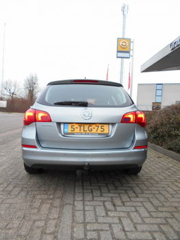 Opel Astra Sports Tourer - 1.4 TURBO BERLIN/ NAVIGATIE/ TREKHAAK/ PDC/ INCL. 6 MND BOVAG GARANTIE - 1