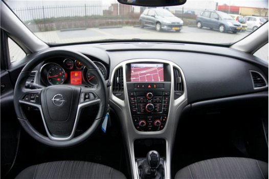 Opel Astra - 1.4 Turbo Edition 17 inch , Navi, Inclusief nieuwe apk - 1