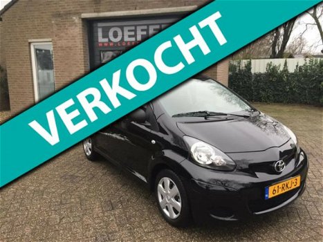 Toyota Aygo - 1.0-12V Now 5-drs 1ste eigenaar ''2324km, NAP'' - 1