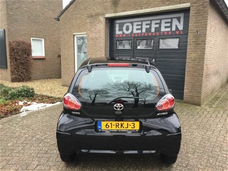 Toyota Aygo - 1.0-12V Now 5-drs 1ste eigenaar ''2324km, NAP'' - 1