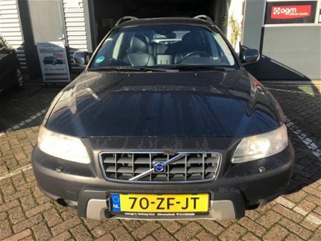 Volvo XC70 - 2.4 D5 xenon leer navigatie elelk-pakket trekhaak lm-velgen apk 12-12-2019 - 1