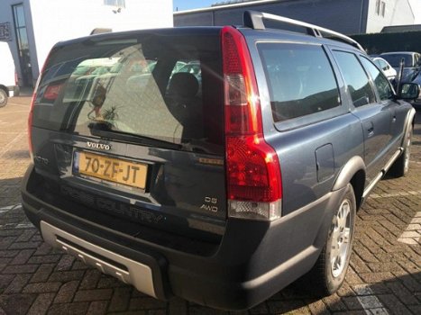 Volvo XC70 - 2.4 D5 xenon leer navigatie elelk-pakket trekhaak lm-velgen apk 12-12-2019 - 1