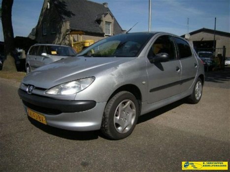 Peugeot 206 - XT 1.9 D - 1