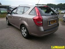 Kia Cee'd Sporty Wagon - 1.6 CRDi 115 X-tra