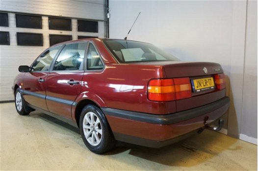 Volkswagen Passat - 1.8 CL - 1