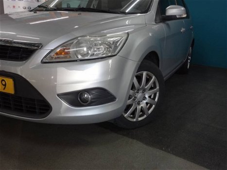 Ford Focus - 1.6 16 V Trend Automaat - 1