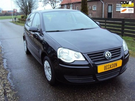 Volkswagen Polo - 1.4-16V Trendline - 1