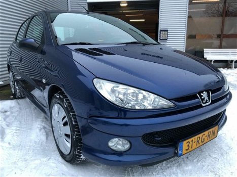 Peugeot 206 - 1.4 HDi Air-line 2 *AIRCO*STUURBEKR.*BOEKJES*ELEKTR, RAMEN - 1