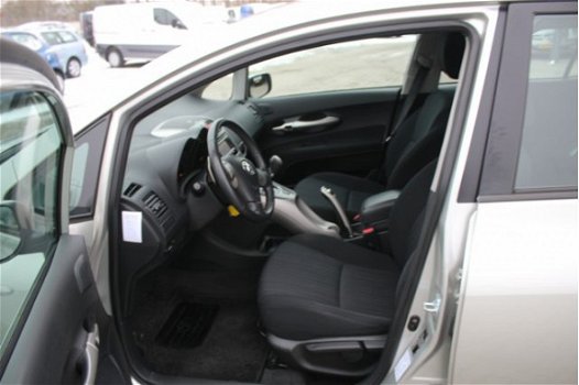 Toyota Auris - 1.6-16V Sol airco, climate control, navigatie, cruise control, lichtmetalen wielen, t - 1