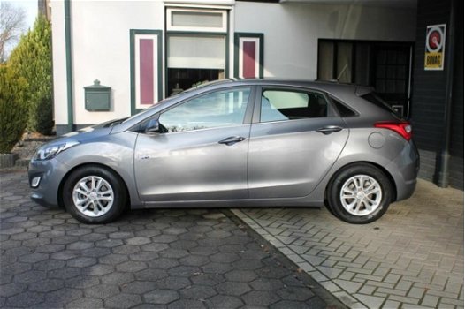 Hyundai i30 - 1.6 GDi i-vision /2013/Navi/Camera/Trekhaak/74.418 km - 1