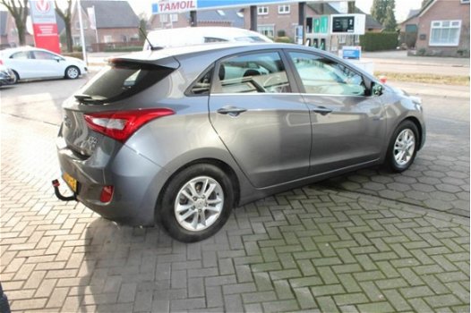 Hyundai i30 - 1.6 GDi i-vision /2013/Navi/Camera/Trekhaak/74.418 km - 1